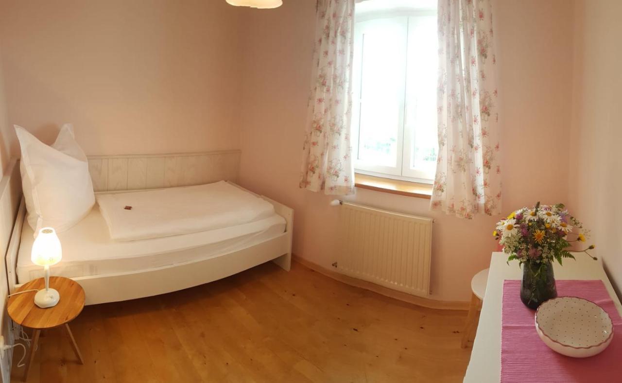 זל אם מוס Wunderschoene Ferienwohnung Mit Seeblick מראה חיצוני תמונה